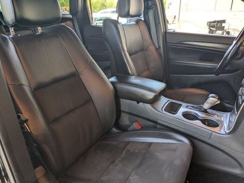Used 2021 Jeep Grand Cherokee Laredo X AWD/4WD image 21