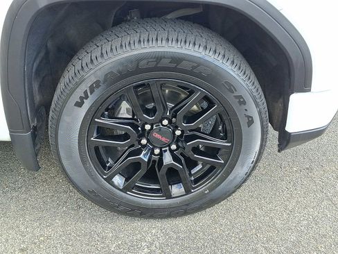 Used 2023 GMC Sierra 1500 Elevation image 9