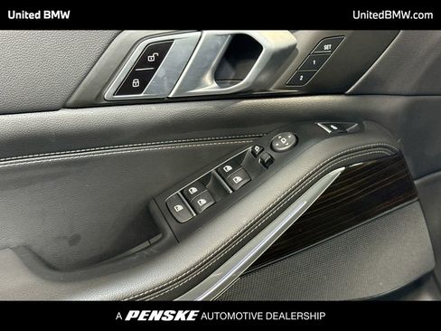 Used 2021 BMW X5 sDrive40i w/ M Sport Package RWD image 3