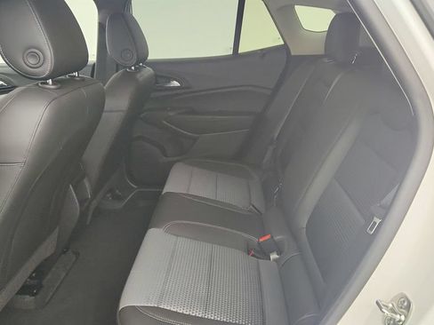 Certified 2025 Chevrolet Trax LT FWD image 20