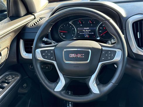 Used 2024 GMC Terrain SLT image 12