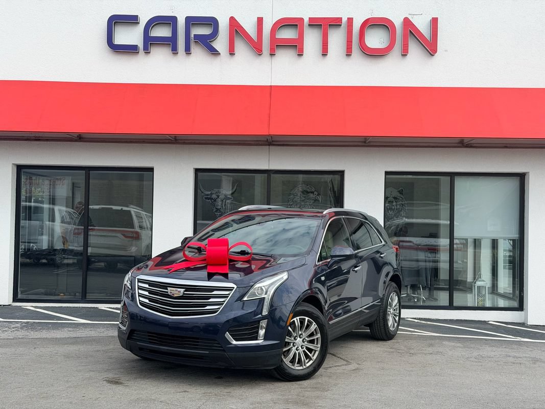 Used 2017 Cadillac XT5 Luxury w/ Driver Awareness Package FWD image 2