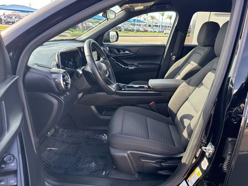 Used 2025 Chevrolet Equinox LT image 18