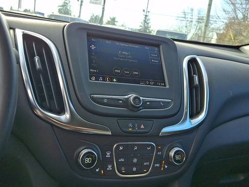 Used 2024 Chevrolet Equinox LT image 28