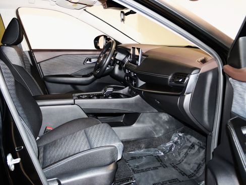 Used 2023 Nissan Rogue SV AWD/4WD image 49