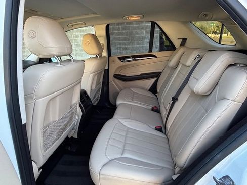 Used 2019 Mercedes-Benz GLE 400 4MATIC w/ Premium 1 Package image 34