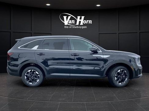New 2026 Kia Sorento S image 2