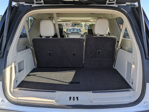 Used 2019 Lincoln Navigator L Reserve image 12