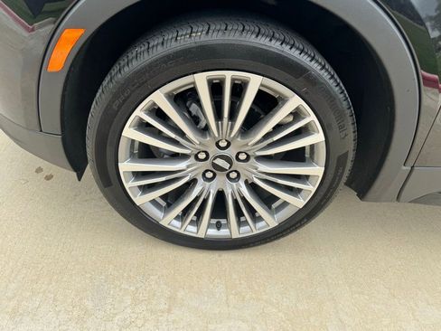 Used 2024 Cadillac XT4 Premium Luxury w/ Technology Package image 8