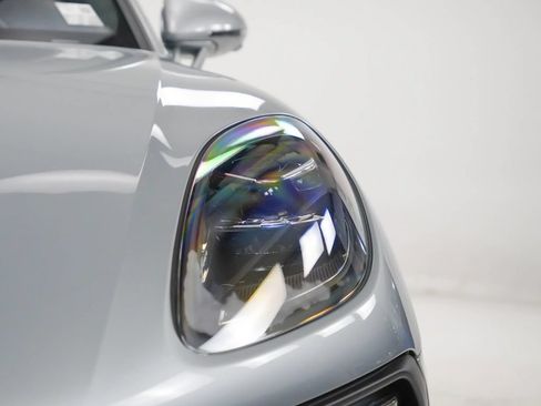 Used 2026 Porsche Macan AWD/4WD image 6