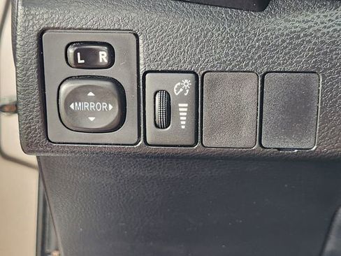 Used 2015 Toyota Corolla LE FWD image 21