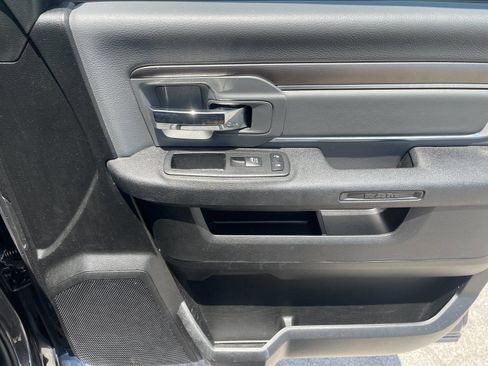 Used 2023 RAM 1500 Classic SLT AWD/4WD image 18