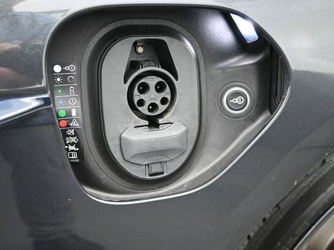 Certified 2020 Porsche Taycan Turbo image 20