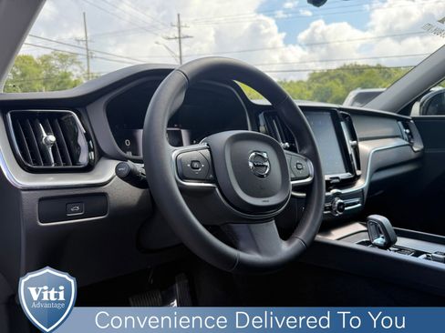 Certified 2024 Volvo XC60 B5 Core image 17