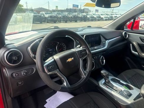 Used 2020 Chevrolet Blazer LT FWD image 12