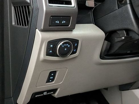 Used 2017 Ford F250 XLT w/ XLT Premium Package AWD/4WD image 16