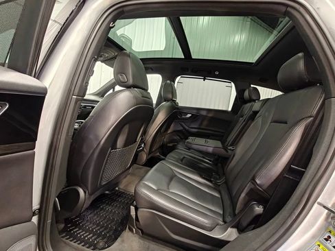 Used 2018 Audi Q7 3.0T Prestige w/ Prestige Package AWD/4WD image 32