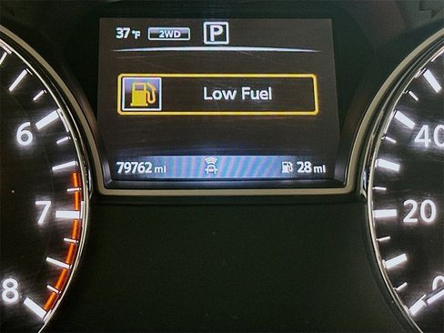 Used 2018 Nissan Pathfinder S image 13