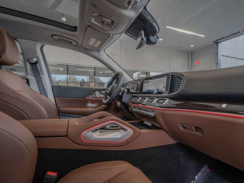 New 2026 Mercedes-Benz GLS 450 4MATIC image 17