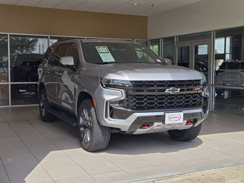 Used 2024 Chevrolet Tahoe Z71 AWD/4WD image 3