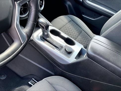Used 2020 Chevrolet Blazer LT FWD image 15