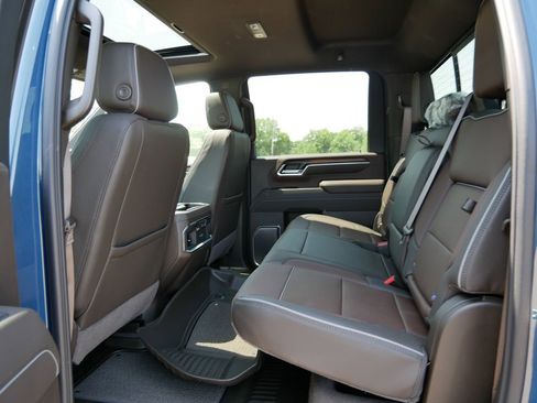 New 2026 GMC Sierra 3500 Denali w/ Denali Reserve Package AWD/4WD image 9