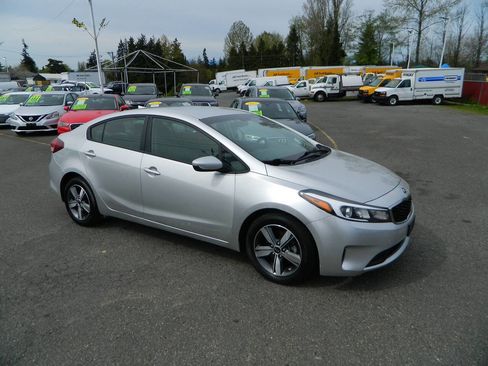 Used 2018 Kia Forte LX w/ LX Popular Package image 2
