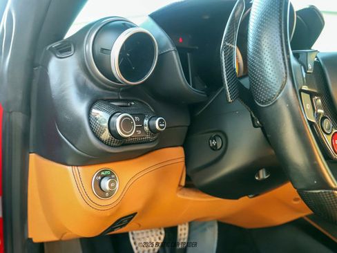 Used 2019 Ferrari Portofino image 22