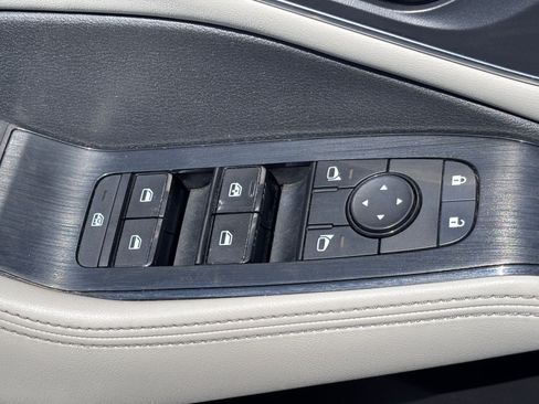 Used 2021 Nissan Rogue SV w/ Premium Package FWD image 21
