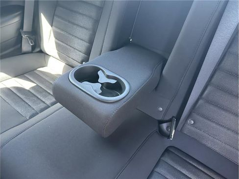 Used 2010 Dodge Challenger SE RWD image 17