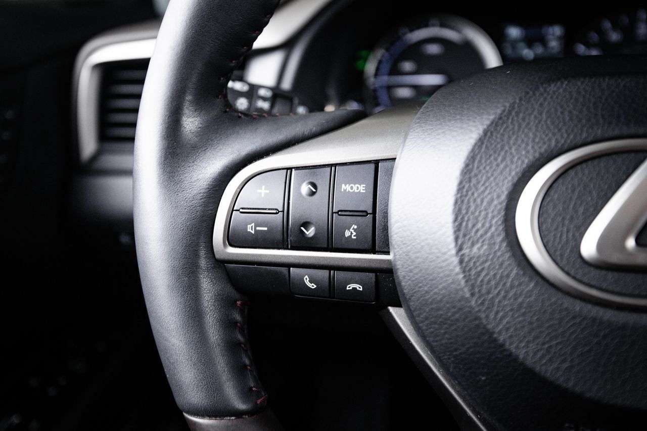 Used 2019 Lexus RX 450h AWD image 17