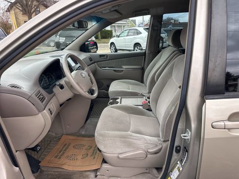 Used 2008 Toyota Sienna CE image 15
