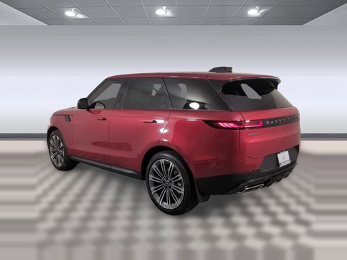 Used 2025 Land Rover Range Rover Sport SE image 3