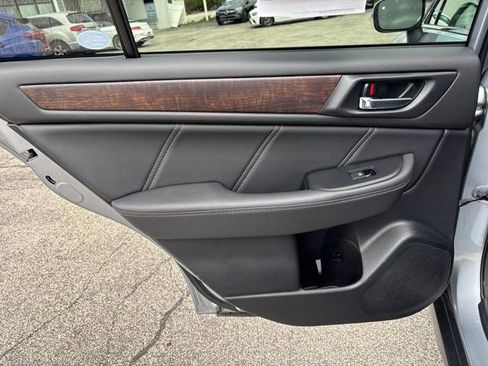 Used 2019 Subaru Outback 3.6R Limited AWD/4WD image 12