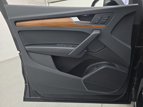 Used 2022 Audi Q5 2.0T Premium w/ Convenience Package image 27