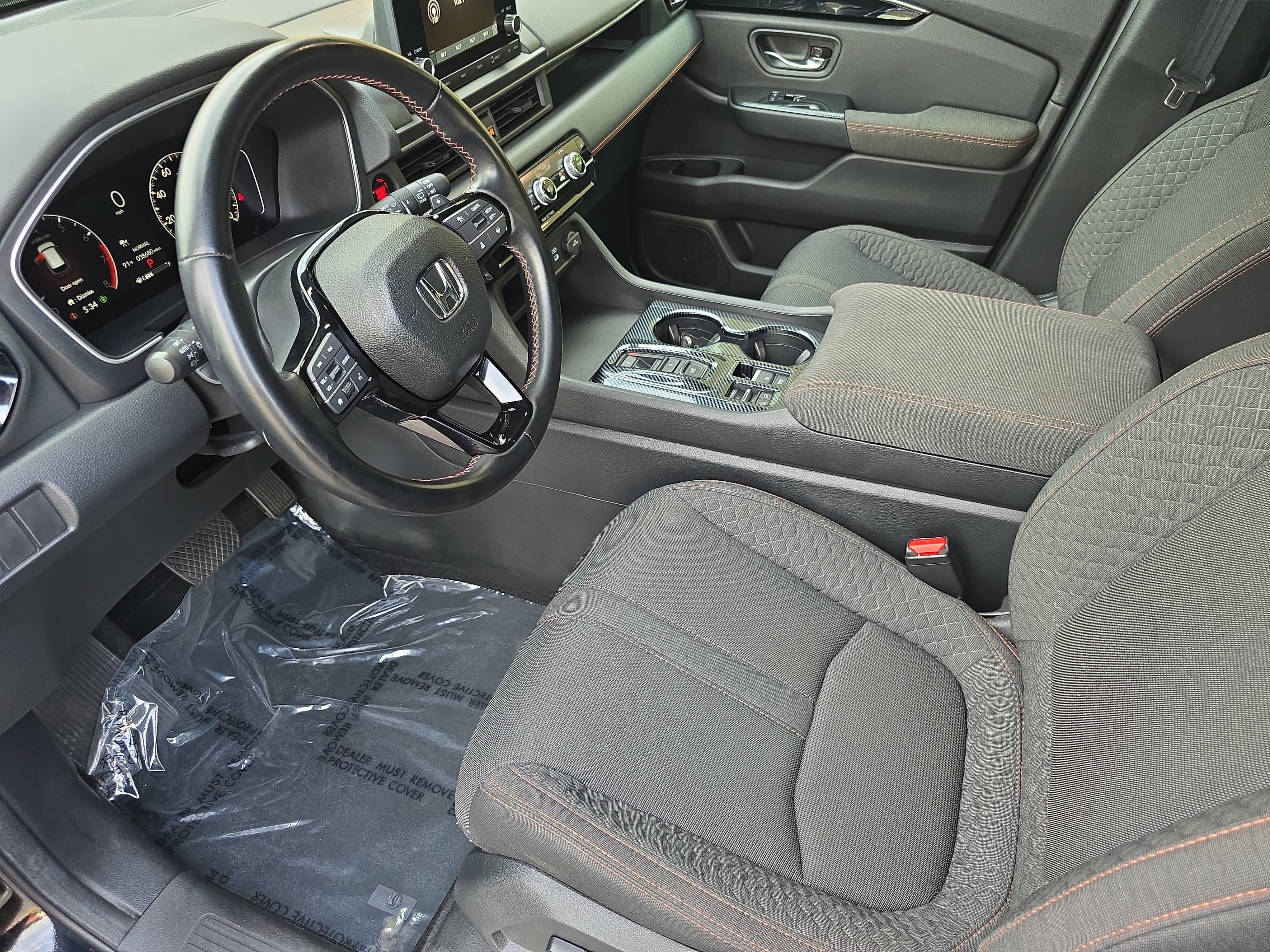 Used 2025 Honda Pilot Sport image 16