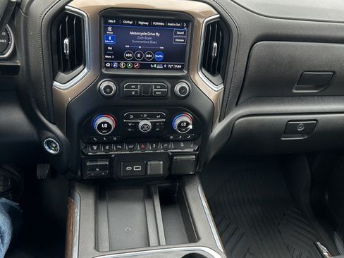 Used 2023 Chevrolet Silverado 3500 High Country w/ Z71 Off-Road Package AWD/4WD image 8