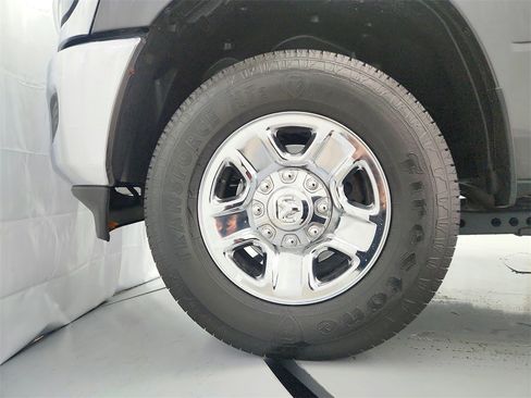 Used 2019 RAM 2500 Big Horn image 33