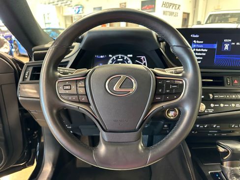 Used 2022 Lexus ES 350 w/ Premium Package image 17