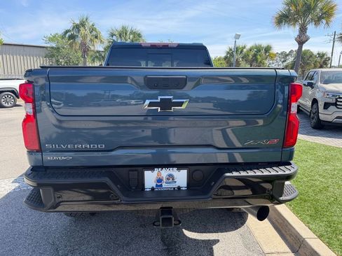 Used 2024 Chevrolet Silverado 2500 ZR2 w/ Technology Package AWD/4WD image 5