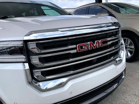 Used 2021 GMC Acadia SLT w/ Premium Package image 26