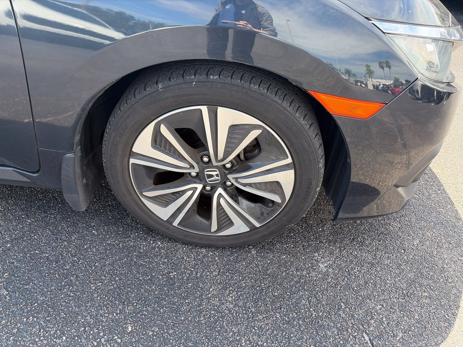 Used 2018 Honda Civic EX-L image 9