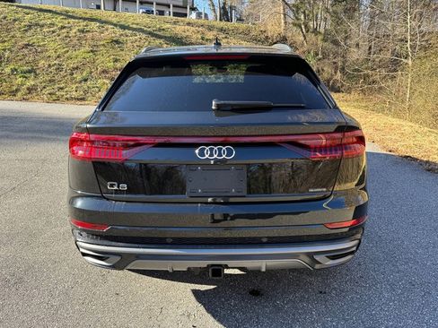Used 2023 Audi Q8 Prestige w/ Prestige Package image 7