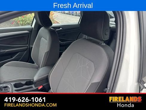 Used 2026 Volkswagen Jetta Sport FWD image 15