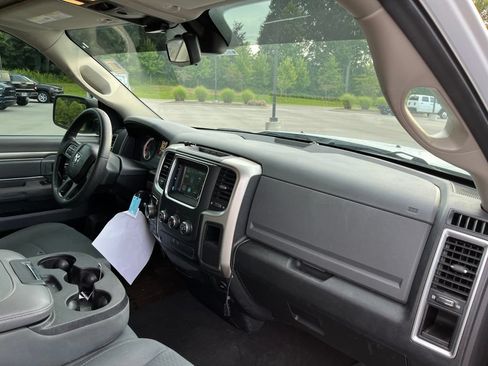 Used 2016 RAM 1500 Classic SLT AWD/4WD image 10