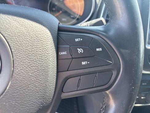 Used 2020 Jeep Cherokee Trailhawk w/ Cold Weather Group AWD/4WD image 18