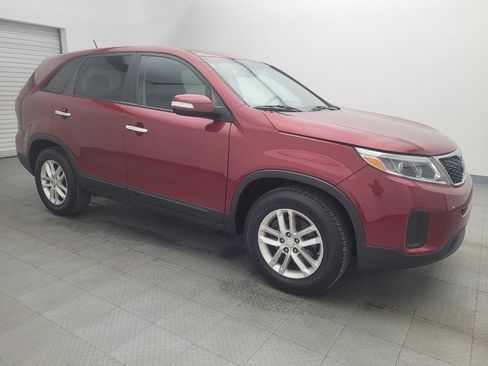 Used 2015 Kia Sorento LX image 11