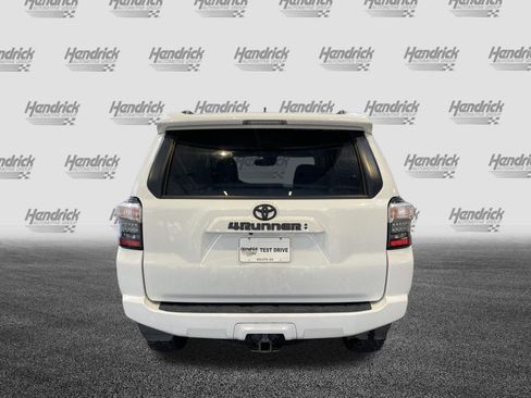 Used 2021 Toyota 4Runner SR5 AWD/4WD image 9