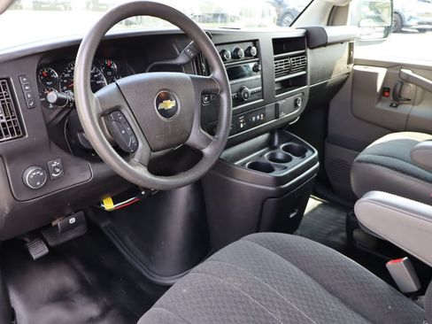 Used 2021 Chevrolet Express 2500 w/ Driver Convenience Package RWD image 5