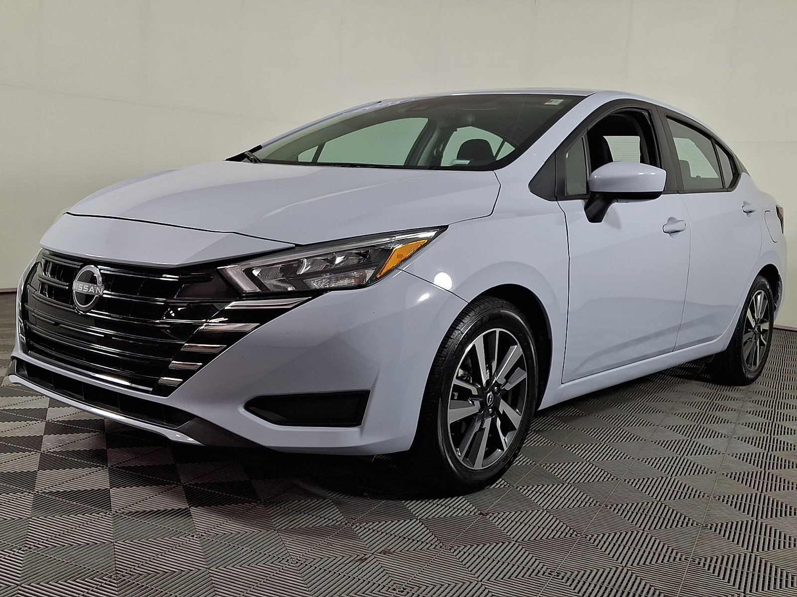 Used 2025 Nissan Versa SV FWD image 6